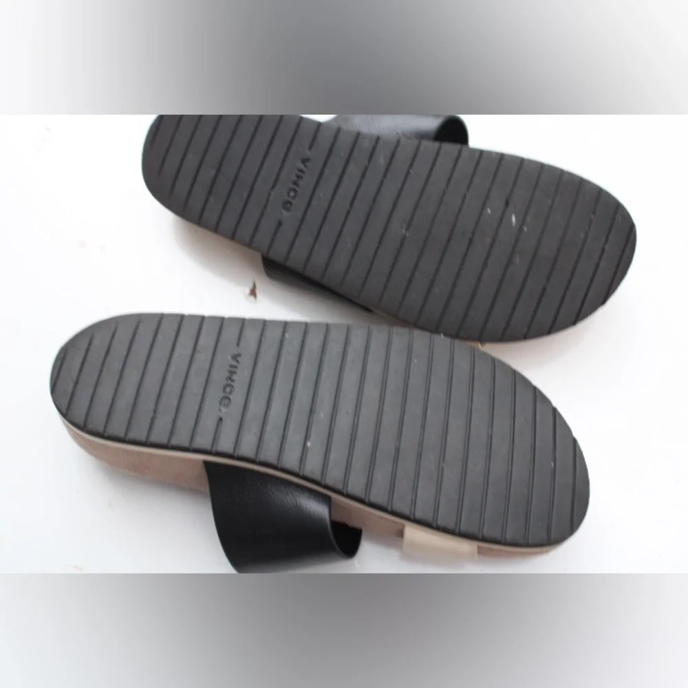 Vince Giada sandals